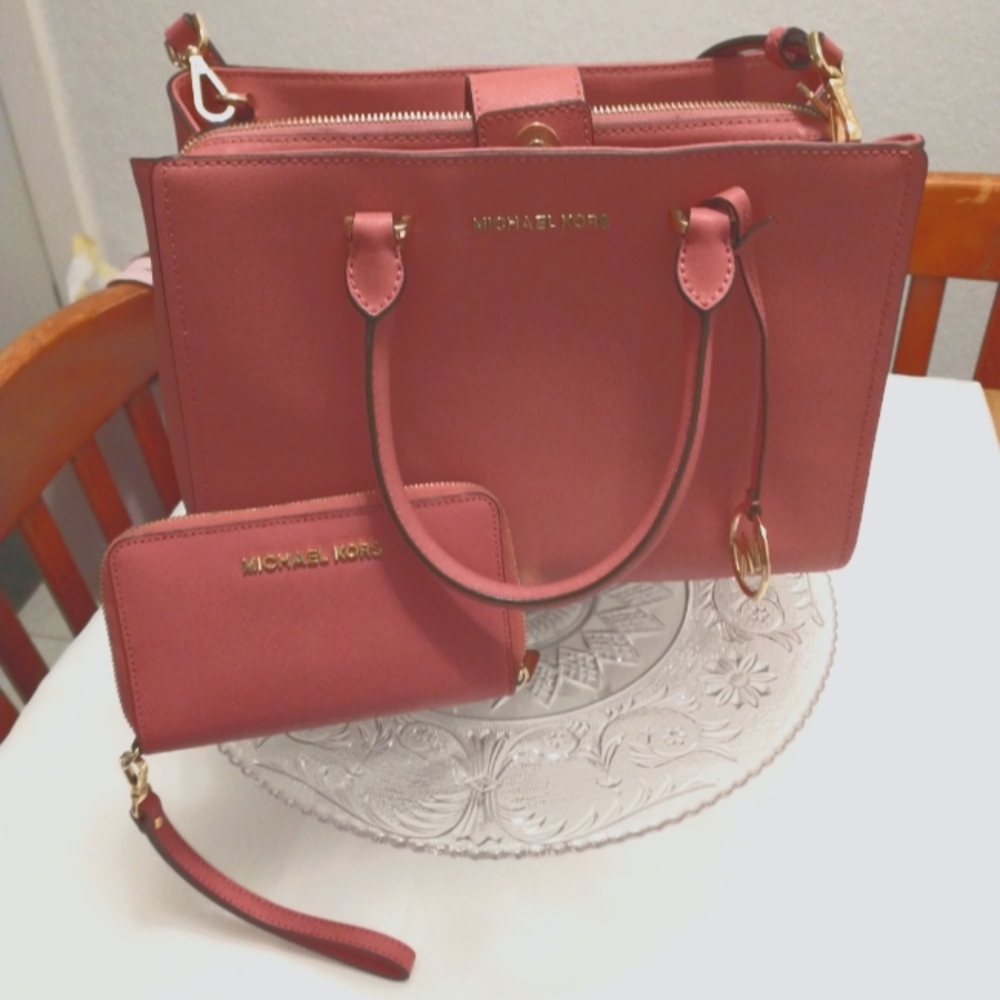 MK Satchel and matching wristlet